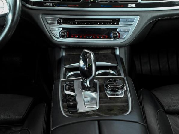 BMW 7 серии VI (G11/G12) с пробегом 2017 года, цена 2 620 000 рублей, 175844 км, седан, Автокод Объявления