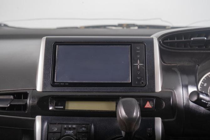 Toyota Wish II с пробегом 2010 года, цена 1 009 000 рублей, 270000 км, минивэн, Автокод Объявления