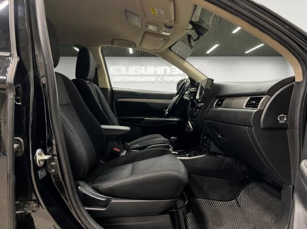 Mitsubishi Outlander III Рестайлинг 2 с пробегом 2017 года, цена 1 699 000 рублей, 208822 км, внедорожник, Автокод Объявления