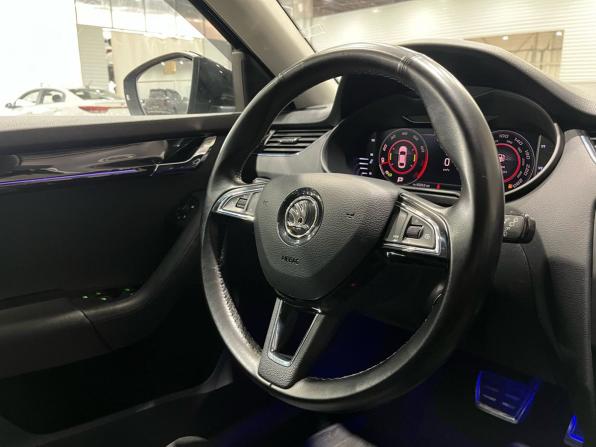 Skoda Octavia III (A7) Рестайлинг с пробегом 2019 года, цена 1 944 000 рублей, 141780 км, лифтбек, Автокод Объявления