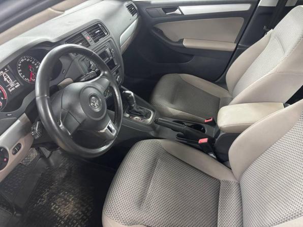 Volkswagen Jetta VI с пробегом 2013 года, цена 899 000 рублей, 220000 км, седан, Автокод Объявления