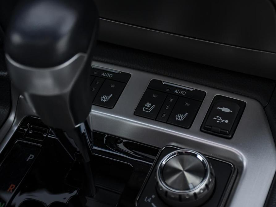Toyota Land Cruiser 200 Series Рестайлинг 2 Москва  - изображение 16
