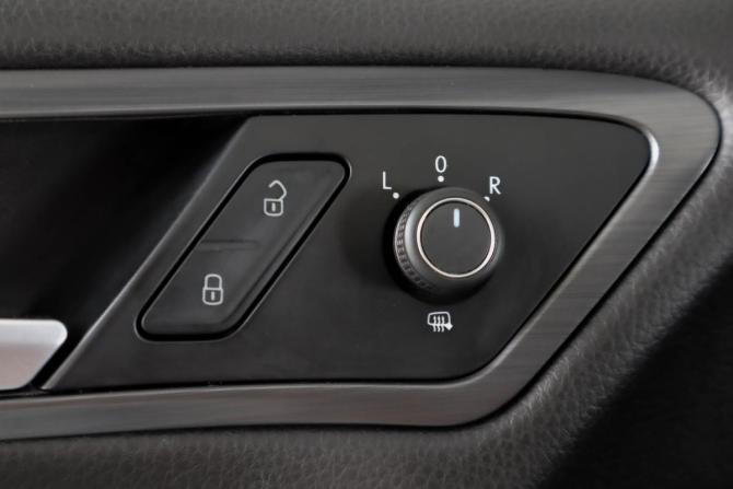 Volkswagen Golf VII Рестайлинг с пробегом 2018 года, цена 1 529 000 рублей, 73800 км, универсал, Автокод Объявления