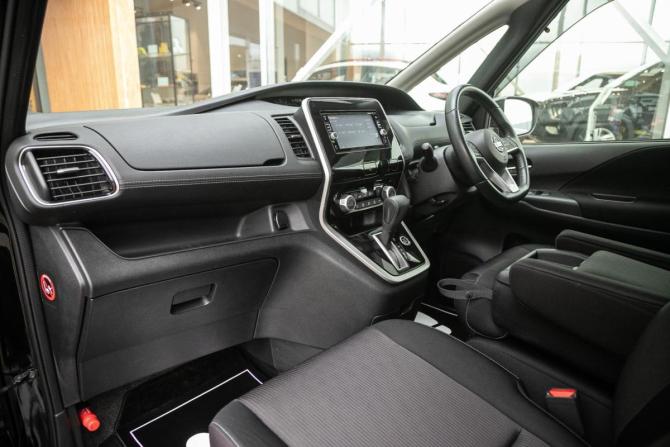 Nissan Serena V (C27) с пробегом 2017 года, цена 1 798 000 рублей, 98000 км, минивэн, Автокод Объявления