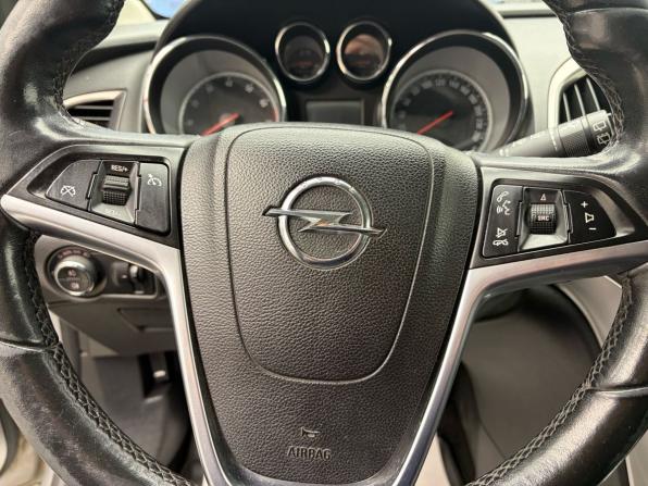 Opel Astra J с пробегом 2012 года, цена 739 000 рублей, 187729 км, хэтчбек, Автокод Объявления