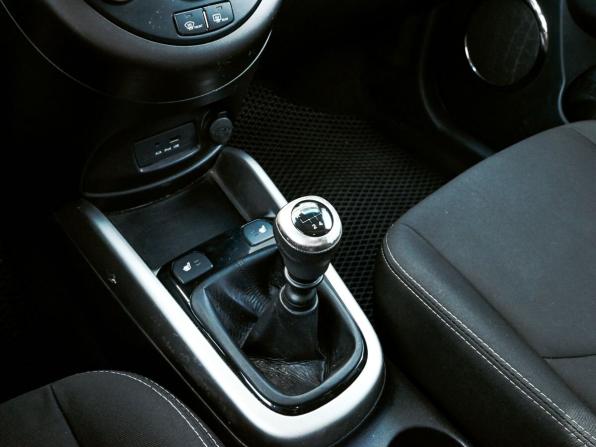 Kia Soul I Рестайлинг с пробегом 2012 года, цена 765 000 рублей, 260000 км, хэтчбек, Автокод Объявления