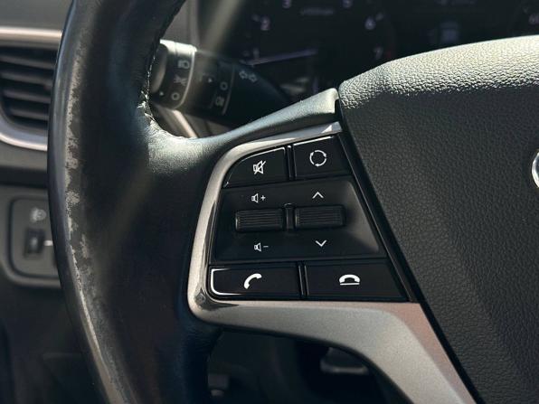 Hyundai Solaris II с пробегом 2019 года, цена 1 230 000 рублей, 125921 км, седан, Автокод Объявления