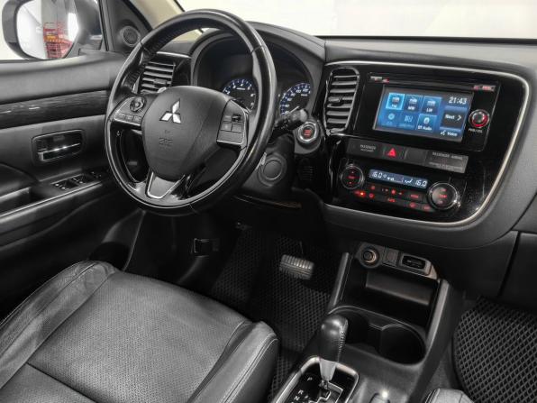 Mitsubishi Outlander III Рестайлинг 2 с пробегом 2016 года, цена 2 480 000 рублей, 71100 км, внедорожник, Автокод Объявления
