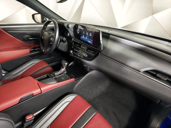 Lexus ES VII Рестайлинг с пробегом 2022 года, цена 5 000 000 рублей, 30338 км, седан, Автокод Объявления