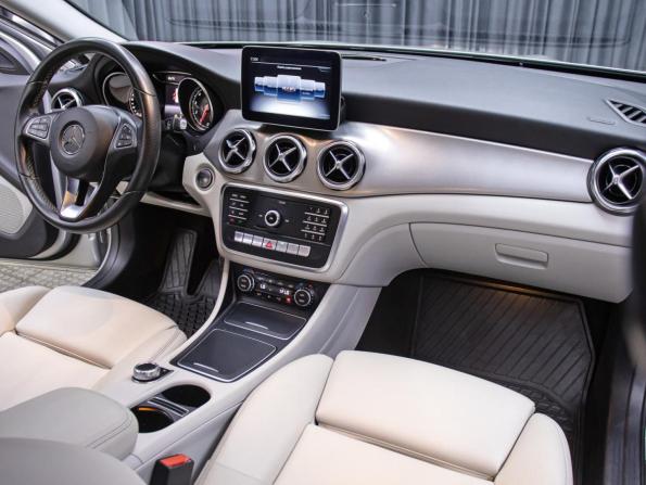 Mercedes-Benz GLA I (X156) Рестайлинг с пробегом 2018 года, цена 2 449 000 рублей, 54698 км, внедорожник, Автокод Объявления