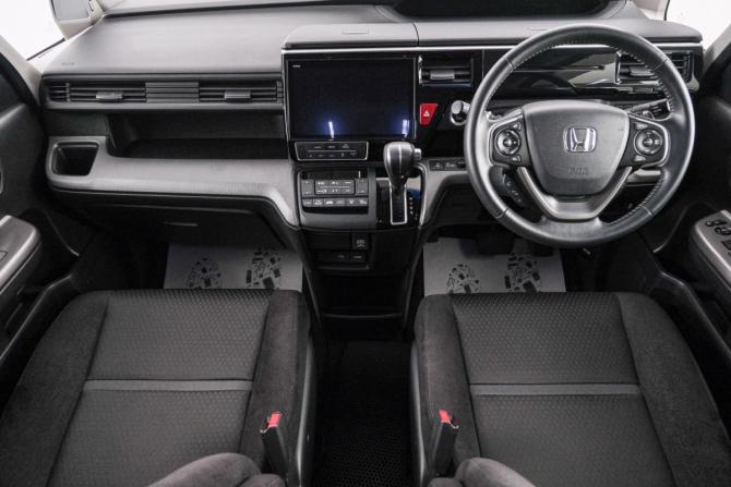 Honda Stepwgn V Рестайлинг с пробегом 2019 года, цена 2 499 000 рублей, 56111 км, минивэн, Автокод Объявления