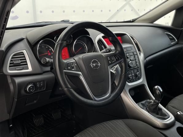 Opel Astra J с пробегом 2012 года, цена 880 000 рублей, 118131 км, хэтчбек, Автокод Объявления