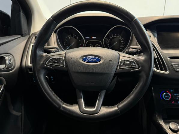 Ford Focus III Рестайлинг с пробегом 2016 года, цена 1 350 000 рублей, 137889 км, хэтчбек, Автокод Объявления