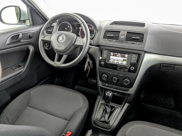 Skoda Yeti I Рестайлинг с пробегом 2017 года, цена 1 575 000 рублей, 105869 км, внедорожник, Автокод Объявления