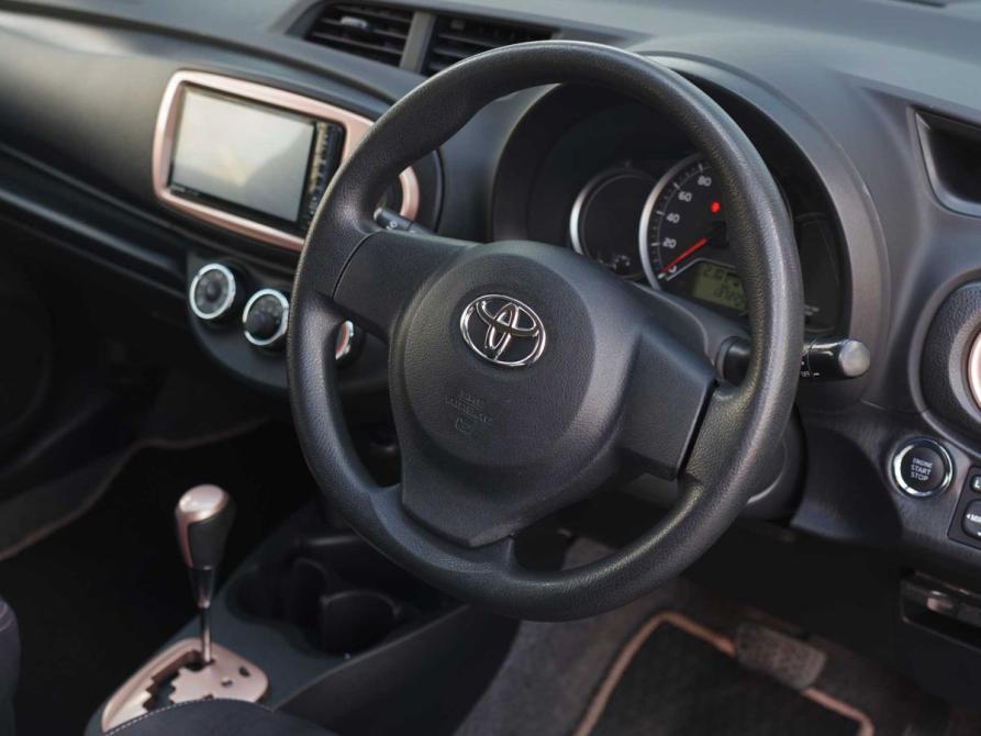 Toyota Vitz III (XP130) Новосибирск  - изображение 11