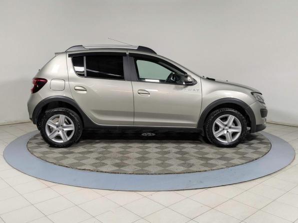 Renault Sandero II с пробегом 2017 года, цена 1 009 900 рублей, 54000 км, хэтчбек, Автокод Объявления