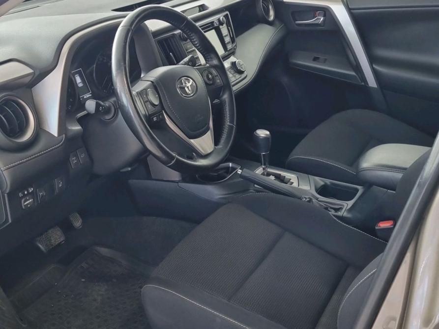 Toyota RAV4 IV (XA40) Рестайлинг Омск  - изображение 9