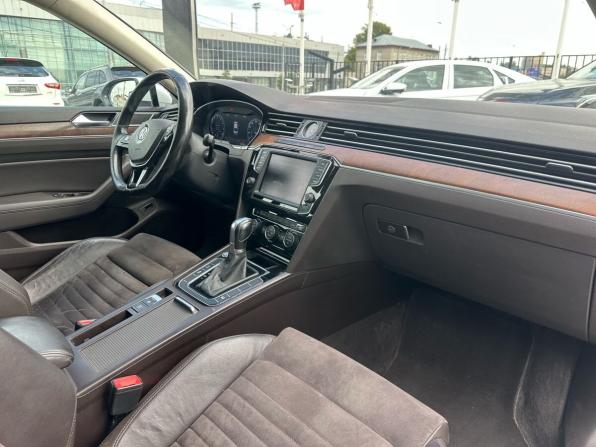 Volkswagen Passat B8 с пробегом 2015 года, цена 1 650 000 рублей, 235001 км, седан, Автокод Объявления