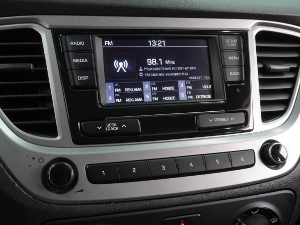 Hyundai Solaris II с пробегом 2019 года, цена 1 439 000 рублей, 87460 км, седан, Автокод Объявления