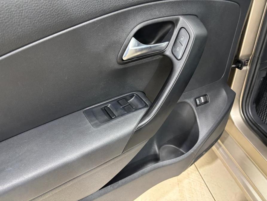 Volkswagen Polo V Рестайлинг Альметьевск  - изображение 11