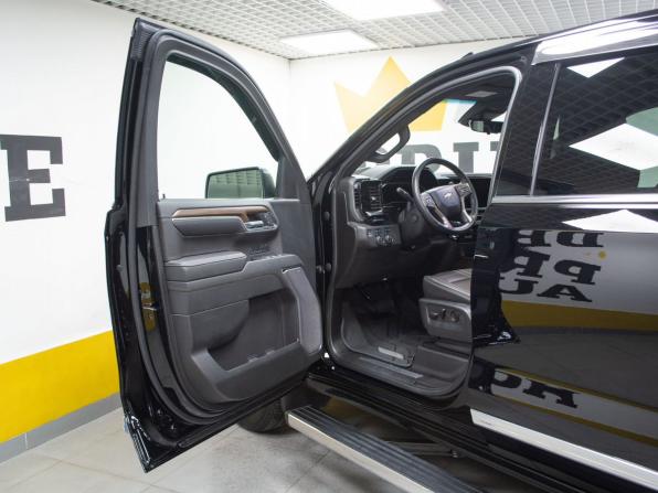 Chevrolet Silverado IV (T1XX) Рестайлинг с пробегом 2023 года, цена 9 499 000 рублей, 10195 км, offers.body_type.unknown, Автокод Объявления
