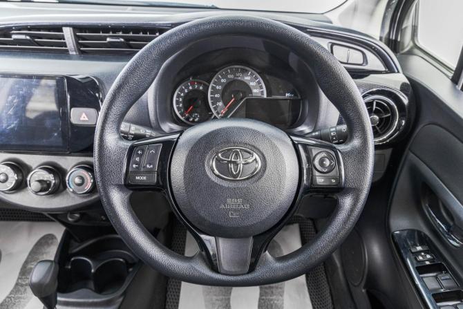 Toyota Vitz III (XP130) Рестайлинг 2 с пробегом 2019 года, цена 1 499 000 рублей, 28400 км, хэтчбек, Автокод Объявления