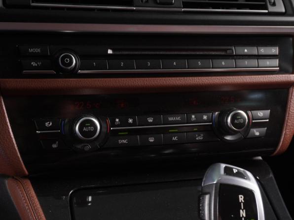 BMW 5 серии VI (F10/F11/F07) Рестайлинг с пробегом 2015 года, цена 2 299 000 рублей, 179080 км, седан, Автокод Объявления