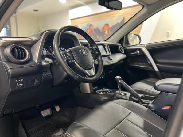 Toyota RAV4 IV (XA40) Рестайлинг с пробегом 2018 года, цена 2 250 000 рублей, 207202 км, внедорожник, Автокод Объявления