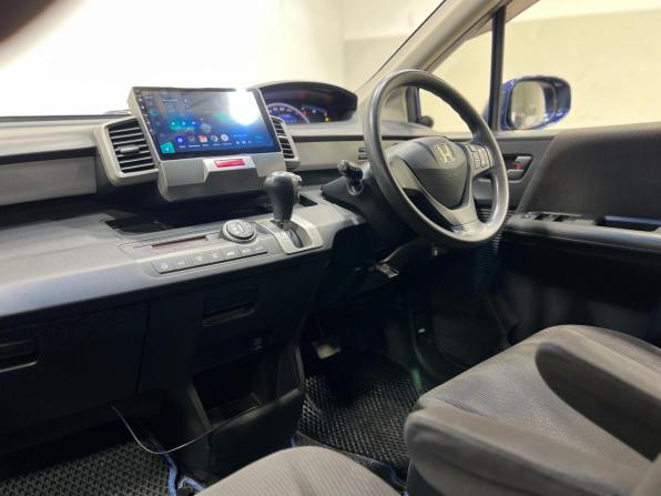 Honda Freed I Рестайлинг с пробегом 2012 года, цена 995 000 рублей, 175000 км, компактвэн, Автокод Объявления