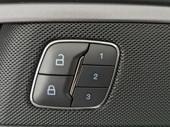 Ford Mondeo V с пробегом 2018 года, цена 1 980 000 рублей, 116815 км, седан, Автокод Объявления