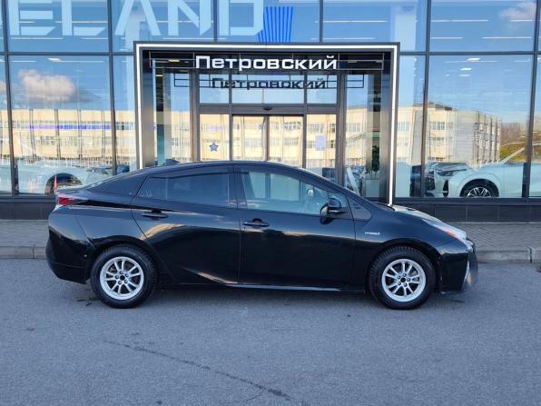 Toyota Prius IV (XW50) с пробегом 2016 года, цена 1 370 000 рублей, 243901 км, лифтбек, Автокод Объявления
