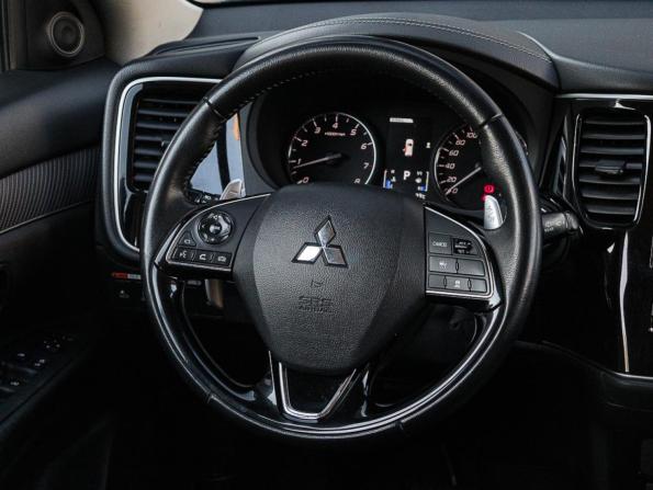 Mitsubishi Outlander III Рестайлинг 3 с пробегом 2021 года, цена 2 860 000 рублей, 93155 км, внедорожник, Автокод Объявления