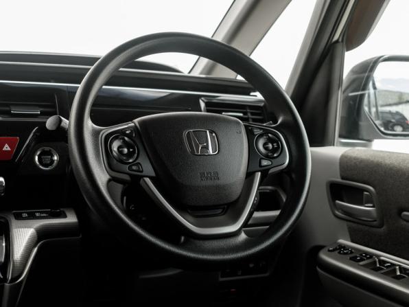 Honda Stepwgn V Рестайлинг с пробегом 2020 года, цена 2 370 000 рублей, 102012 км, минивэн, Автокод Объявления