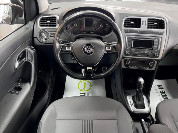 Volkswagen Polo V Рестайлинг с пробегом 2016 года, цена 1 240 000 рублей, 157180 км, седан, Автокод Объявления