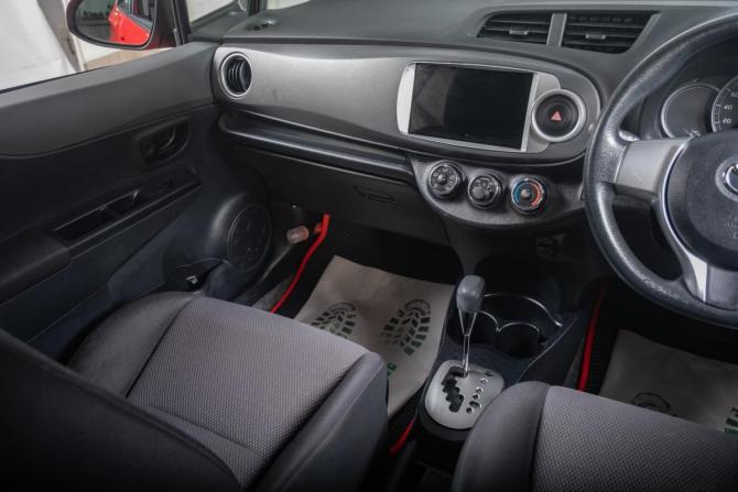 Toyota Vitz III (XP130) с пробегом 2013 года, цена 1 099 000 рублей, 78000 км, хэтчбек, Автокод Объявления
