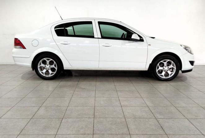 Opel Astra H Рестайлинг с пробегом 2011 года, цена 560 000 рублей, 204590 км, седан, Автокод Объявления