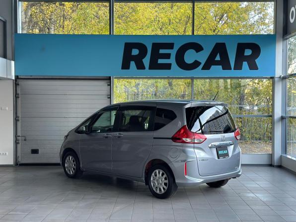 Honda Freed II с пробегом 2017 года, цена 1 460 000 рублей, 117216 км, компактвэн, Автокод Объявления
