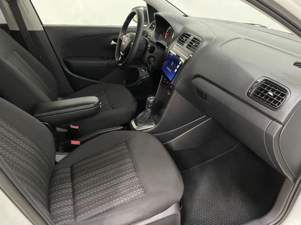 Volkswagen Polo V Рестайлинг с пробегом 2018 года, цена 980 000 рублей, 164854 км, седан, Автокод Объявления