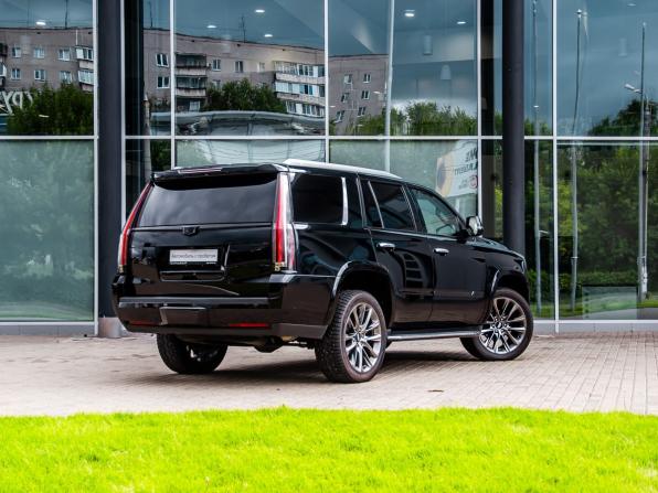 Cadillac Escalade IV с пробегом 2019 года, цена 5 350 000 рублей, 95879 км, внедорожник, Автокод Объявления