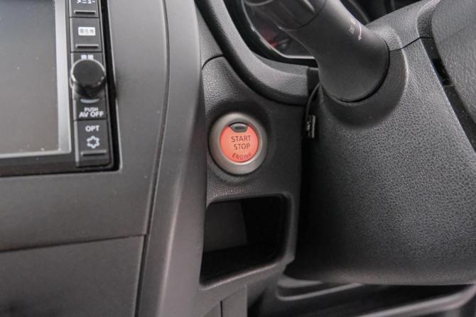Nissan Note II Рестайлинг с пробегом 2017 года, цена 899 000 рублей, 134900 км, хэтчбек, Автокод Объявления