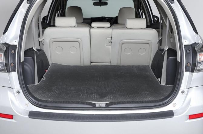 Toyota Wish II Рестайлинг с пробегом 2013 года, цена 1 559 000 рублей, 180000 км, минивэн, Автокод Объявления