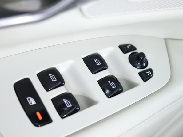 Volvo V90 Cross Country I с пробегом 2017 года, цена 2 700 000 рублей, 181349 км, универсал, Автокод Объявления