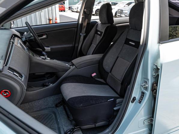 Toyota Prius III (XW30) с пробегом 2011 года, цена 1 365 000 рублей, 175556 км, лифтбек, Автокод Объявления