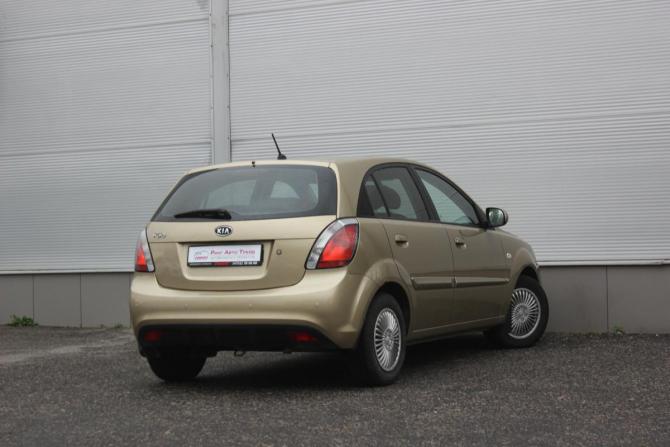 Kia Rio II Рестайлинг с пробегом 2011 года, цена 627 000 рублей, 189222 км, хэтчбек, Автокод Объявления