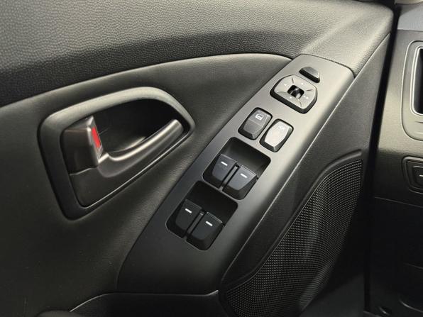 Hyundai ix35 I Рестайлинг с пробегом 2013 года, цена 1 160 000 рублей, 156375 км, внедорожник, Автокод Объявления