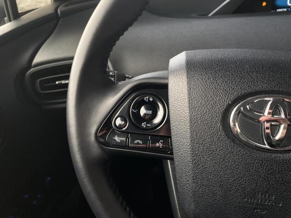 Toyota Prius IV Рестайлинг (XW50) с пробегом 2019 года, цена 2 329 000 рублей, 68974 км, хэтчбек, Автокод Объявления