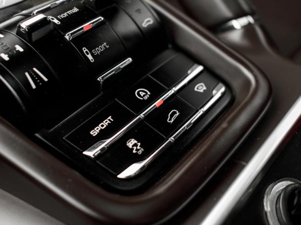 Porsche Cayenne II (958) с пробегом 2012 года, цена 2 100 000 рублей, 230911 км, внедорожник, Автокод Объявления
