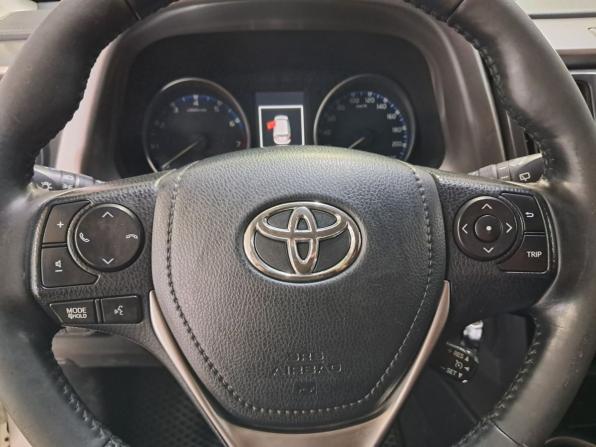 Toyota RAV4 IV (XA40) Рестайлинг с пробегом 2017 года, цена 1 875 000 рублей, 185365 км, внедорожник, Автокод Объявления
