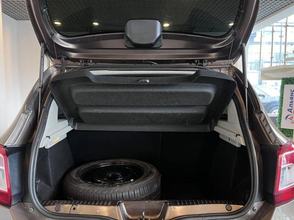 Renault Sandero II Рестайлинг с пробегом 2019 года, цена 1 060 000 рублей, 95545 км, хэтчбек, Автокод Объявления