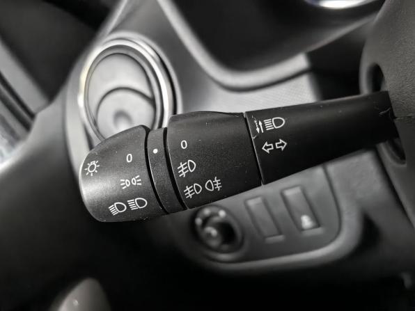 Renault Sandero II Рестайлинг с пробегом 2020 года, цена 929 000 рублей, 122060 км, хэтчбек, Автокод Объявления
